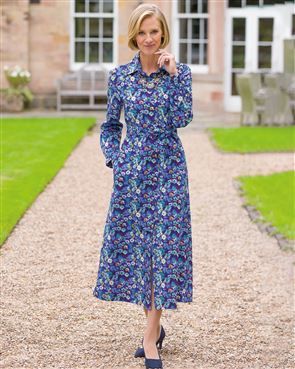 https://www.countrycollection.co.uk/assets/BlogArticles/2023/Classic%20Summer%20Dresses%20for%20Mature%20Ladies/mature-ladies-dresses-long.jpg