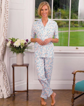 Comfortable dropshipping pajamas sleepwear In Various Designs 