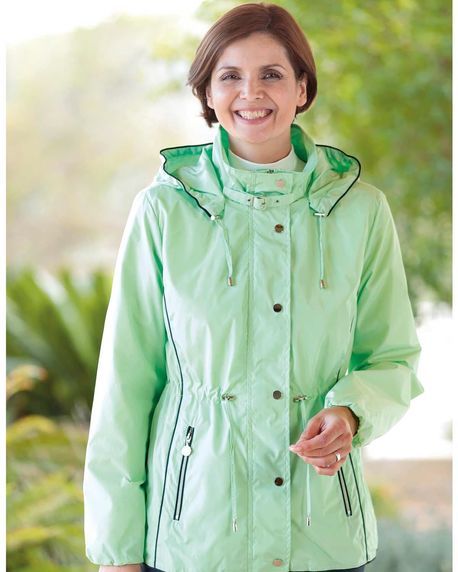 Ladies Lightweight Showerproof Jacket. In Cerise or Pale Green.